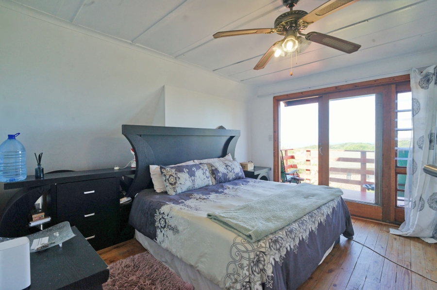 3 Bedroom Property for Sale in Cove Rock Eastern Cape
